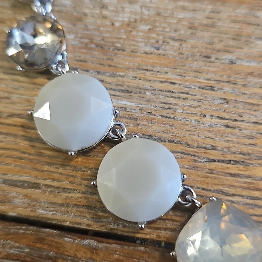Elegant Silver and Cream Necklace